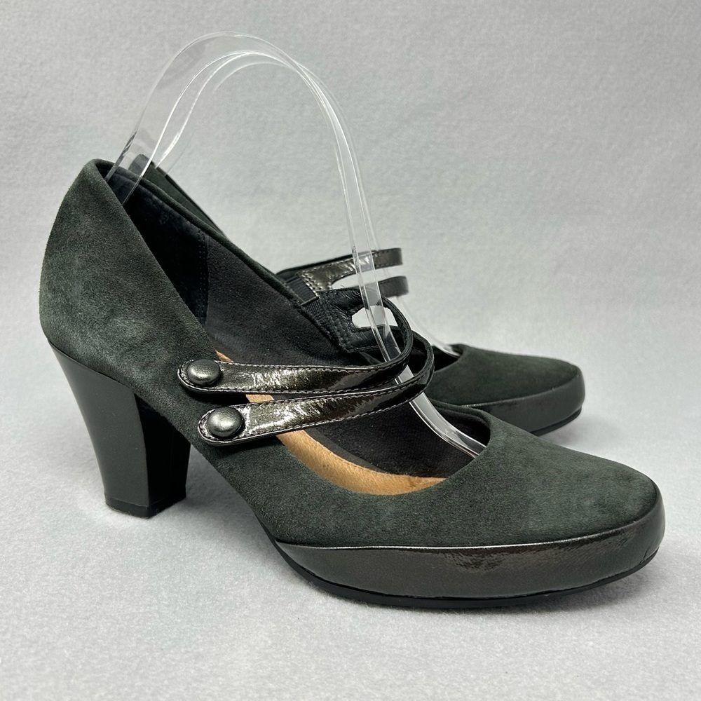 Clarks Women's Diamond Sparkle Mary Jane Pump Size 8 Block Heel Gray Suede Shoe - Picture 2 of 12